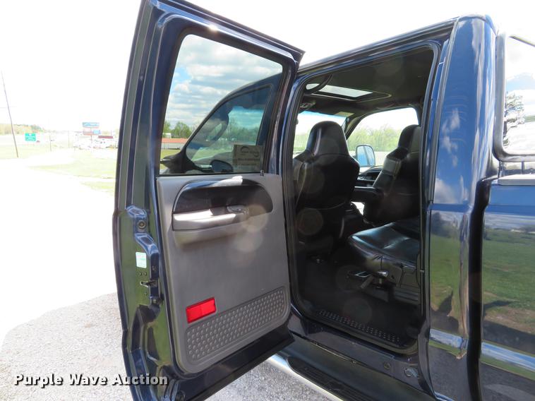 image for item DG3988 2005 Ford F350 Super Duty Harley-Davidson Crew Cab pickup truck