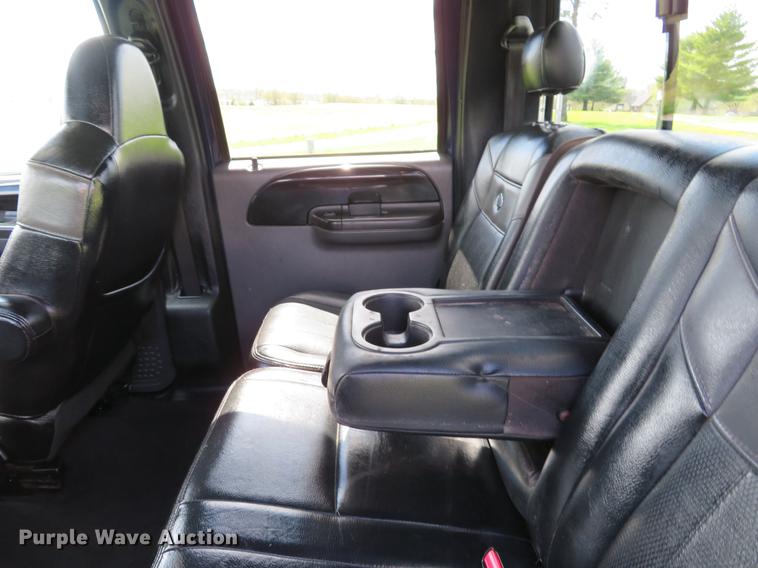 image for item DG3988 2005 Ford F350 Super Duty Harley-Davidson Crew Cab pickup truck