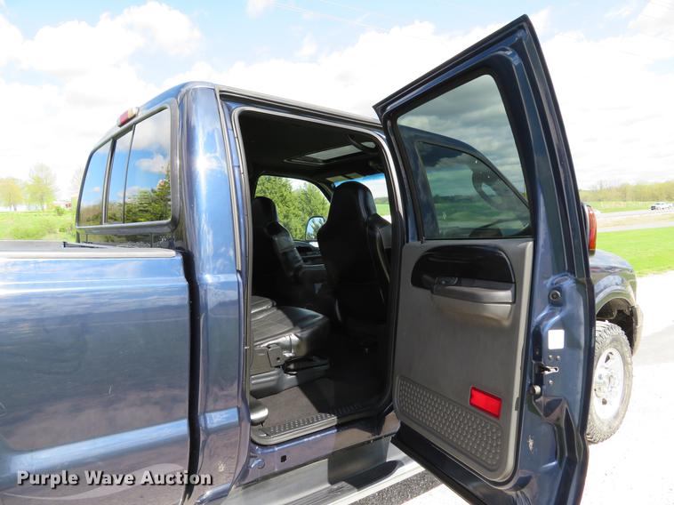 image for item DG3988 2005 Ford F350 Super Duty Harley-Davidson Crew Cab pickup truck