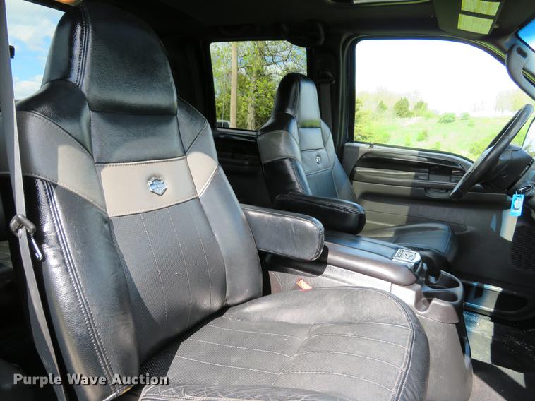 image for item DG3988 2005 Ford F350 Super Duty Harley-Davidson Crew Cab pickup truck