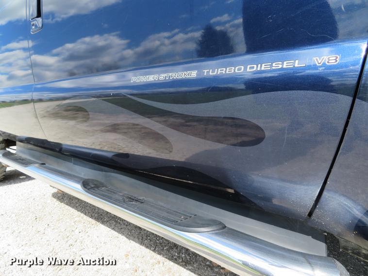 image for item DG3988 2005 Ford F350 Super Duty Harley-Davidson Crew Cab pickup truck