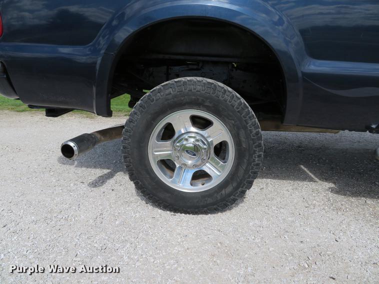 image for item DG3988 2005 Ford F350 Super Duty Harley-Davidson Crew Cab pickup truck