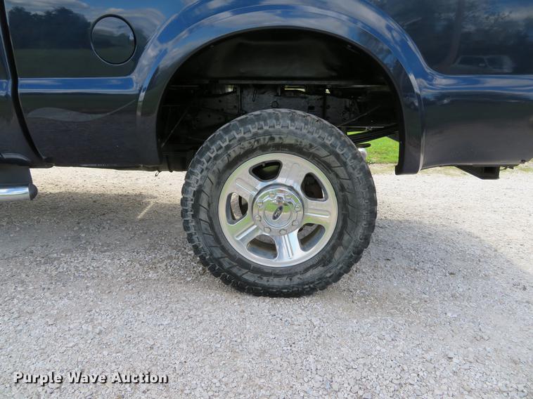 image for item DG3988 2005 Ford F350 Super Duty Harley-Davidson Crew Cab pickup truck