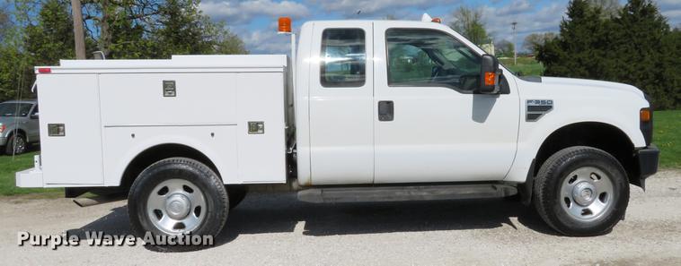 image for item DG3989 2008 Ford F350 Super Duty XL SuperCab utility bed pickup truck
