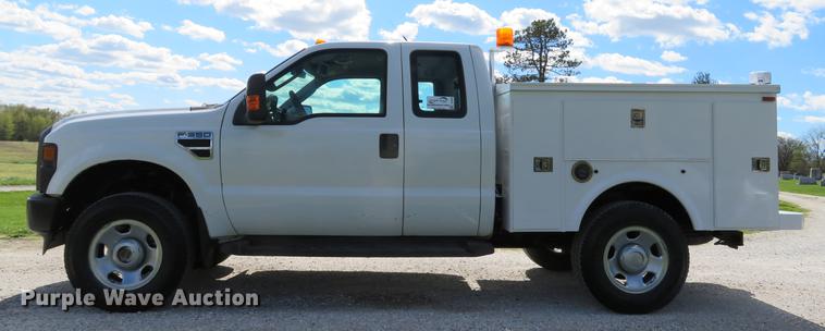 image for item DG3989 2008 Ford F350 Super Duty XL SuperCab utility bed pickup truck