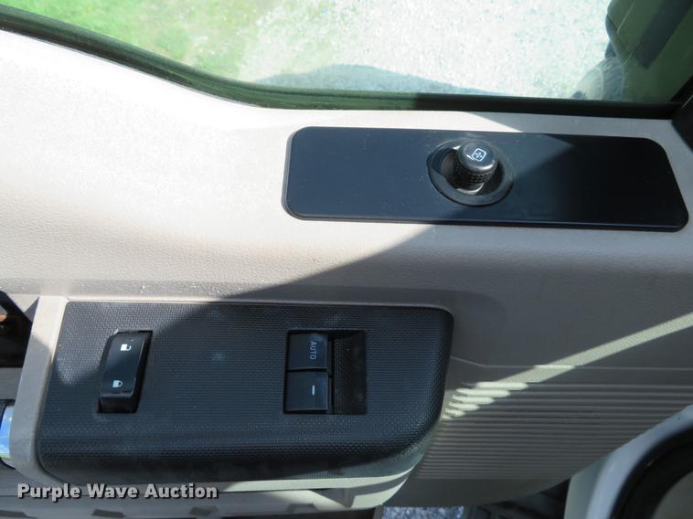 image for item DG3989 2008 Ford F350 Super Duty XL SuperCab utility bed pickup truck