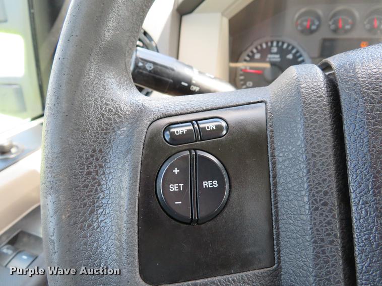 image for item DG3989 2008 Ford F350 Super Duty XL SuperCab utility bed pickup truck