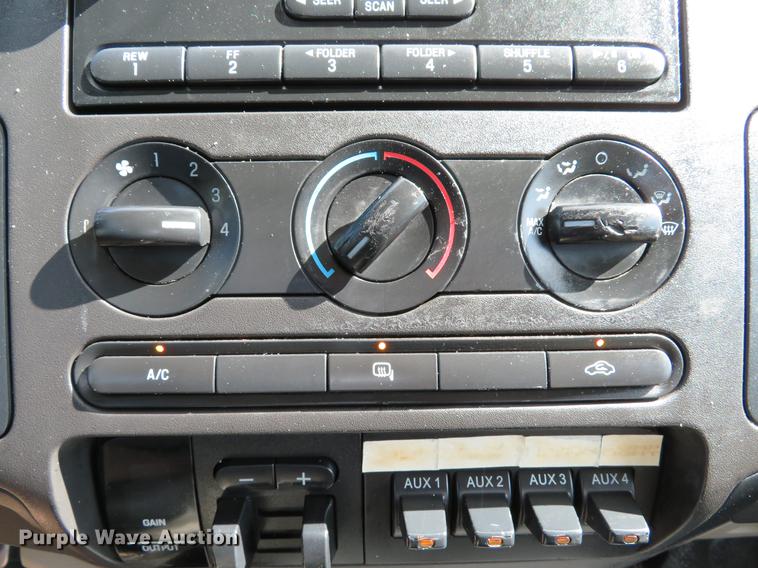 image for item DG3989 2008 Ford F350 Super Duty XL SuperCab utility bed pickup truck