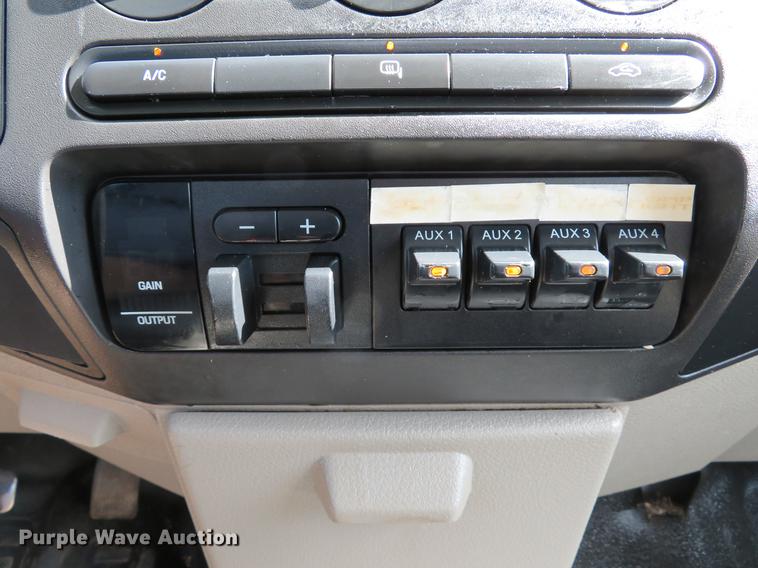 image for item DG3989 2008 Ford F350 Super Duty XL SuperCab utility bed pickup truck