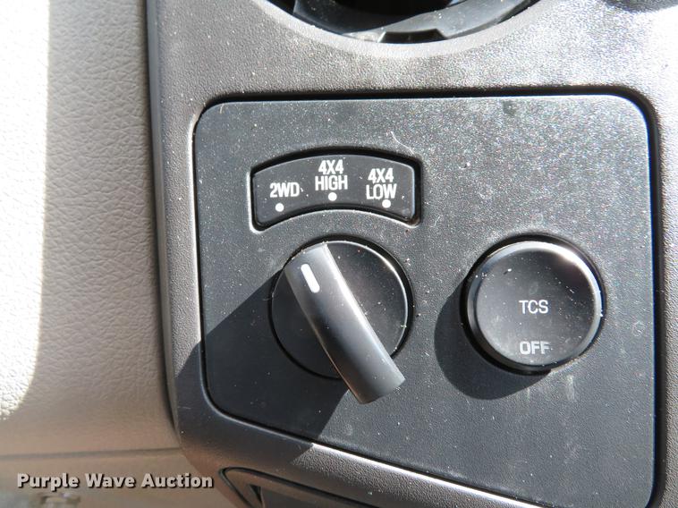 image for item DG3989 2008 Ford F350 Super Duty XL SuperCab utility bed pickup truck