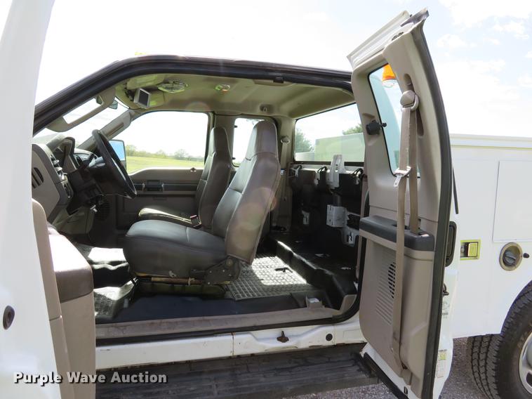 image for item DG3989 2008 Ford F350 Super Duty XL SuperCab utility bed pickup truck