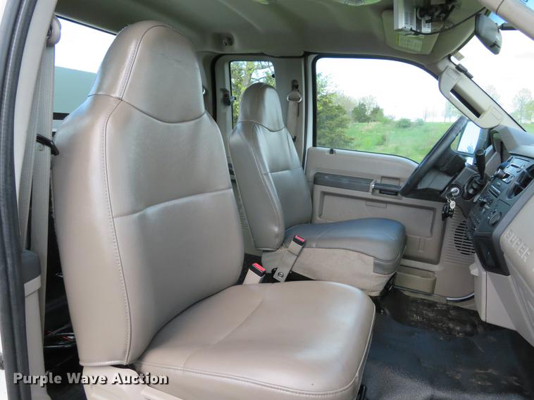 image for item DG3989 2008 Ford F350 Super Duty XL SuperCab utility bed pickup truck