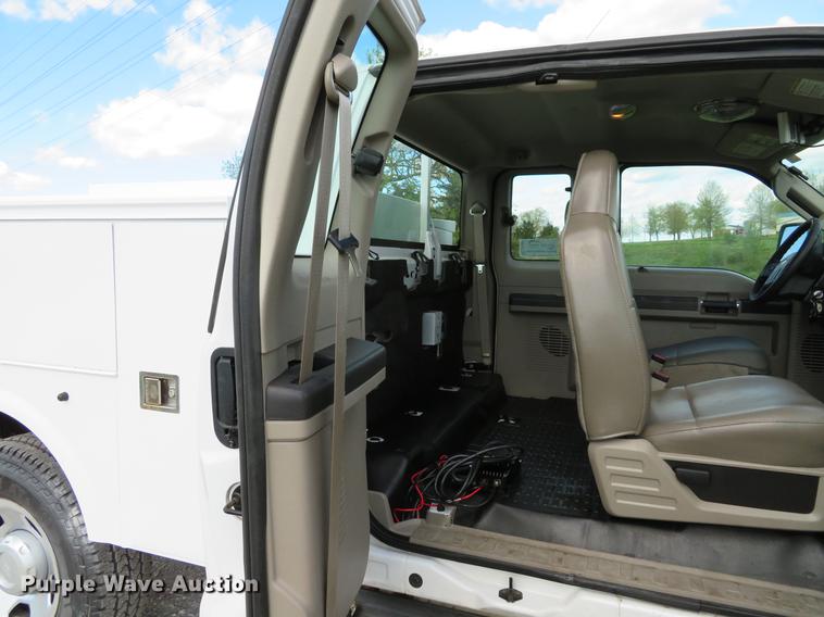 image for item DG3989 2008 Ford F350 Super Duty XL SuperCab utility bed pickup truck