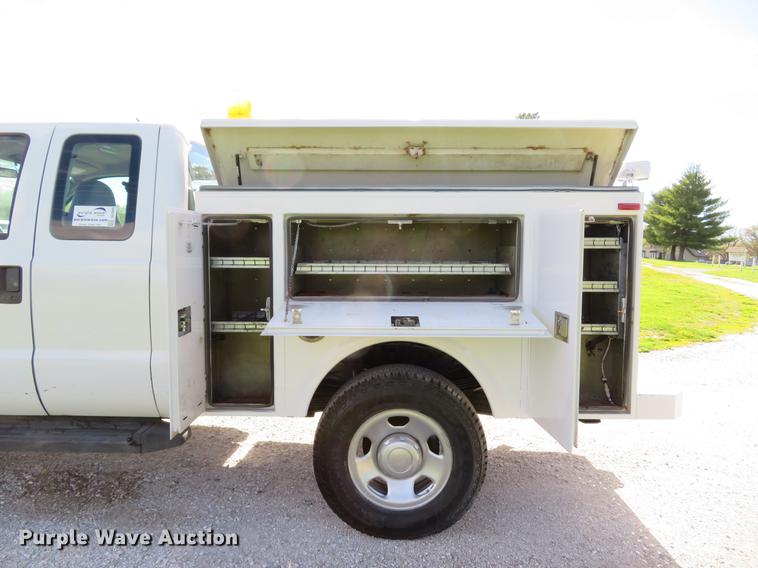 image for item DG3989 2008 Ford F350 Super Duty XL SuperCab utility bed pickup truck