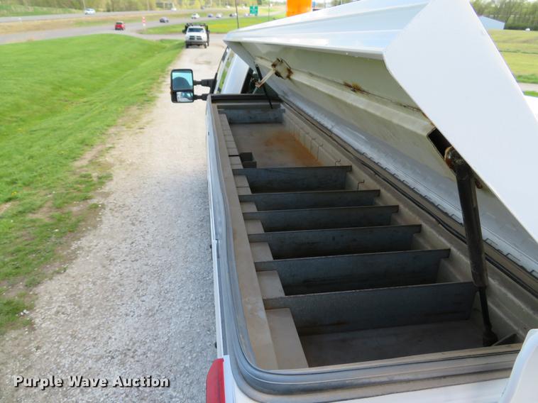 image for item DG3989 2008 Ford F350 Super Duty XL SuperCab utility bed pickup truck