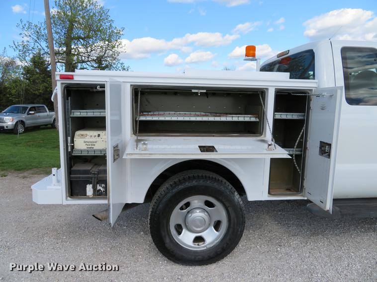 image for item DG3989 2008 Ford F350 Super Duty XL SuperCab utility bed pickup truck