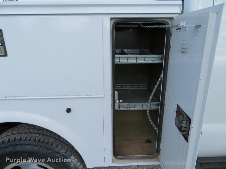 image for item DG3989 2008 Ford F350 Super Duty XL SuperCab utility bed pickup truck