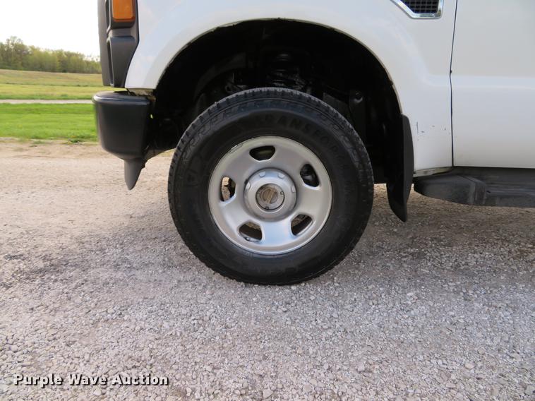 image for item DG3989 2008 Ford F350 Super Duty XL SuperCab utility bed pickup truck