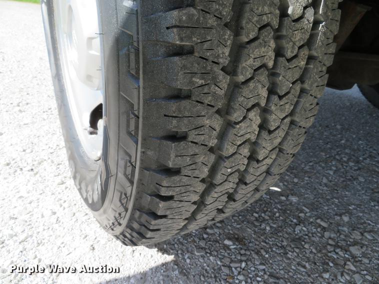 image for item DG3989 2008 Ford F350 Super Duty XL SuperCab utility bed pickup truck