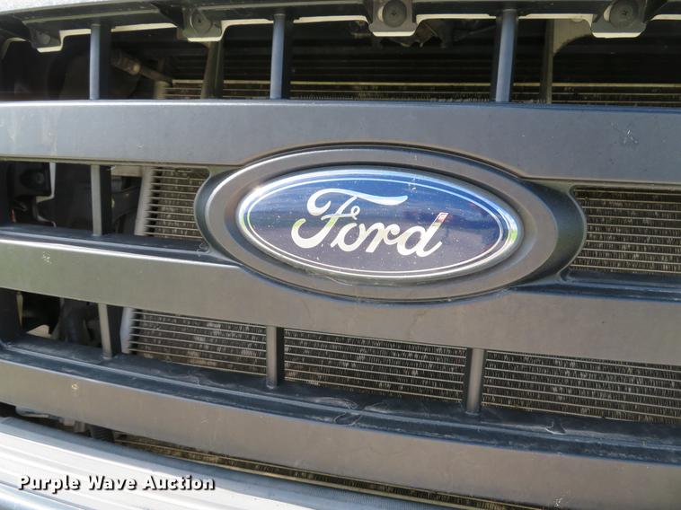 image for item DG3989 2008 Ford F350 Super Duty XL SuperCab utility bed pickup truck