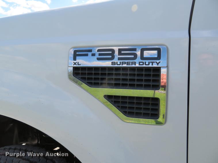 image for item DG3989 2008 Ford F350 Super Duty XL SuperCab utility bed pickup truck