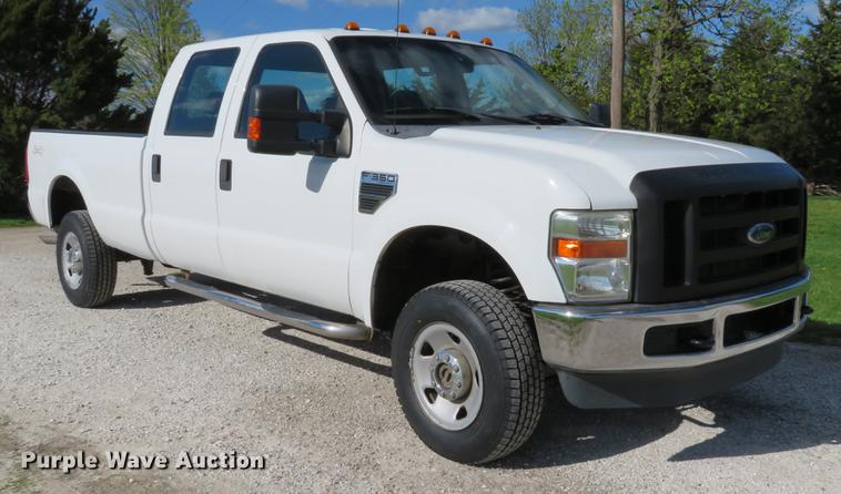image for item DG3991 2010 Ford F350 Super Duty XL Crew Cab pickup truck