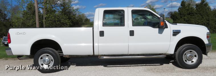 image for item DG3991 2010 Ford F350 Super Duty XL Crew Cab pickup truck