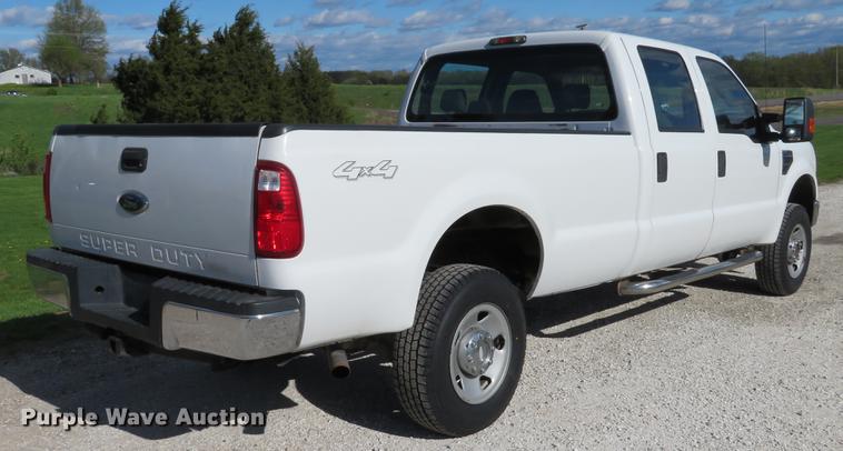 image for item DG3991 2010 Ford F350 Super Duty XL Crew Cab pickup truck