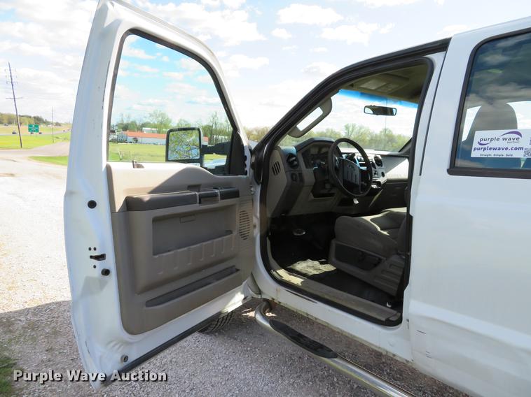 image for item DG3991 2010 Ford F350 Super Duty XL Crew Cab pickup truck