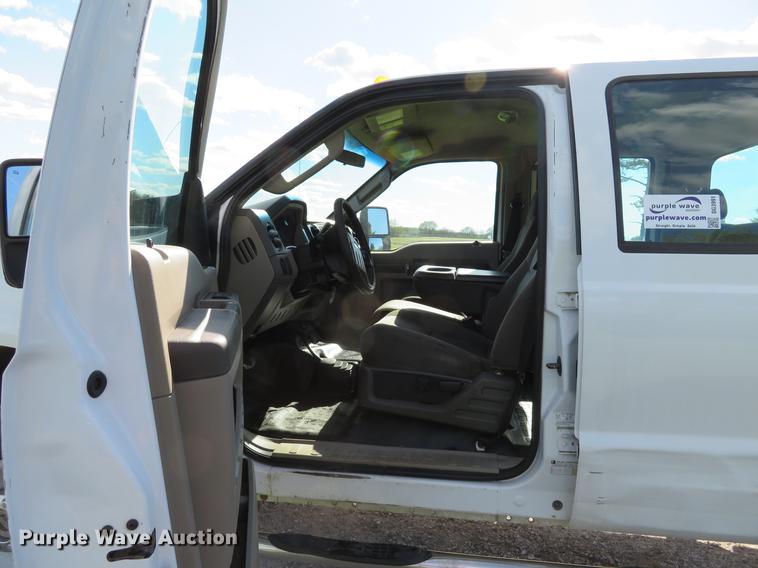 image for item DG3991 2010 Ford F350 Super Duty XL Crew Cab pickup truck