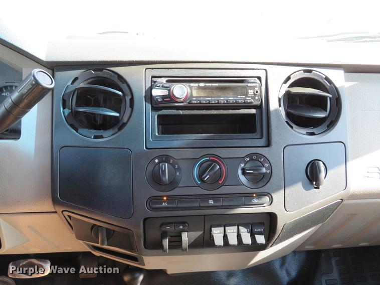 image for item DG3991 2010 Ford F350 Super Duty XL Crew Cab pickup truck