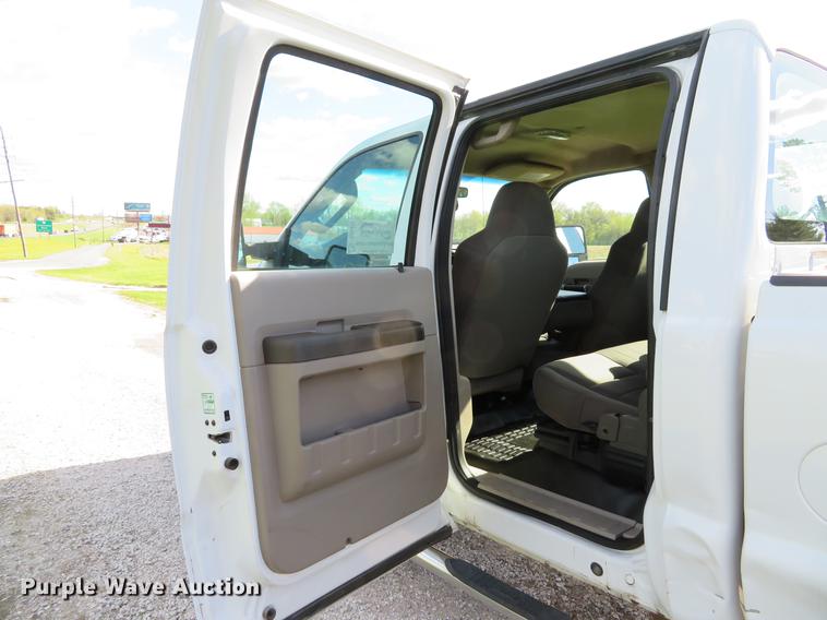 image for item DG3991 2010 Ford F350 Super Duty XL Crew Cab pickup truck