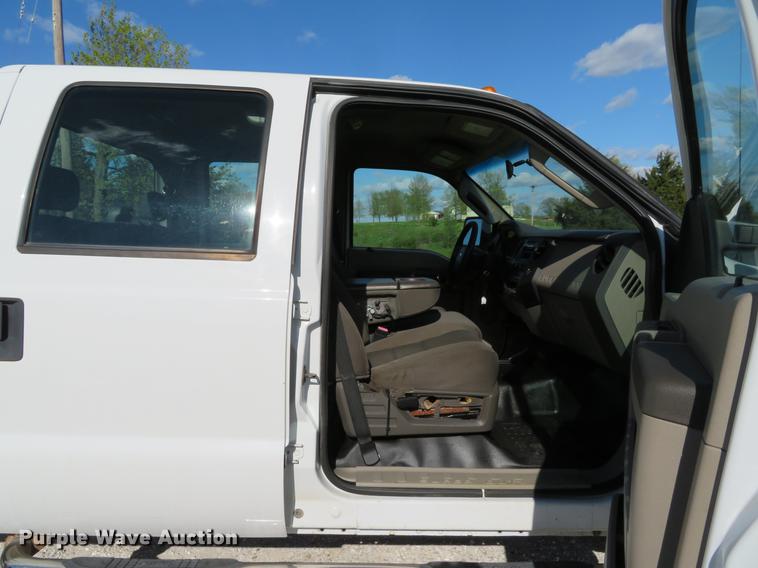 image for item DG3991 2010 Ford F350 Super Duty XL Crew Cab pickup truck