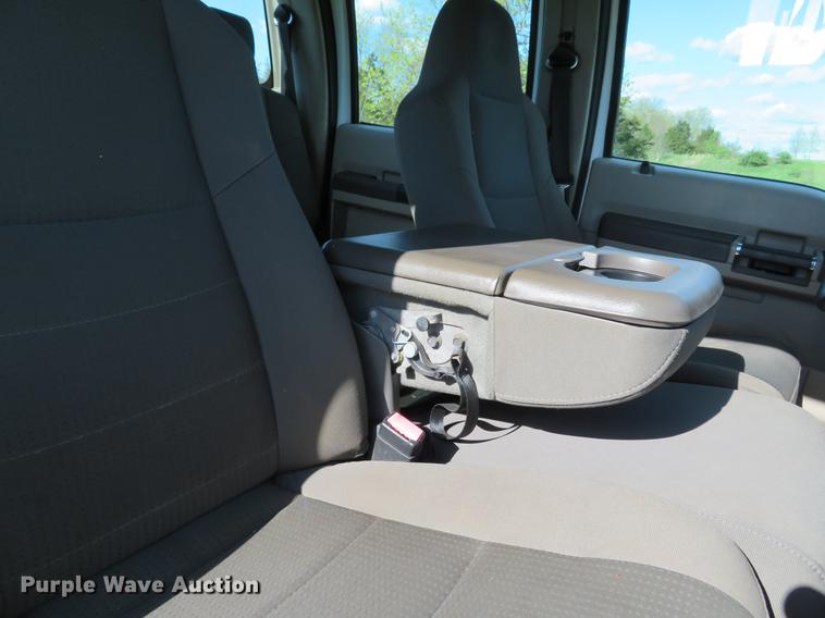 image for item DG3991 2010 Ford F350 Super Duty XL Crew Cab pickup truck