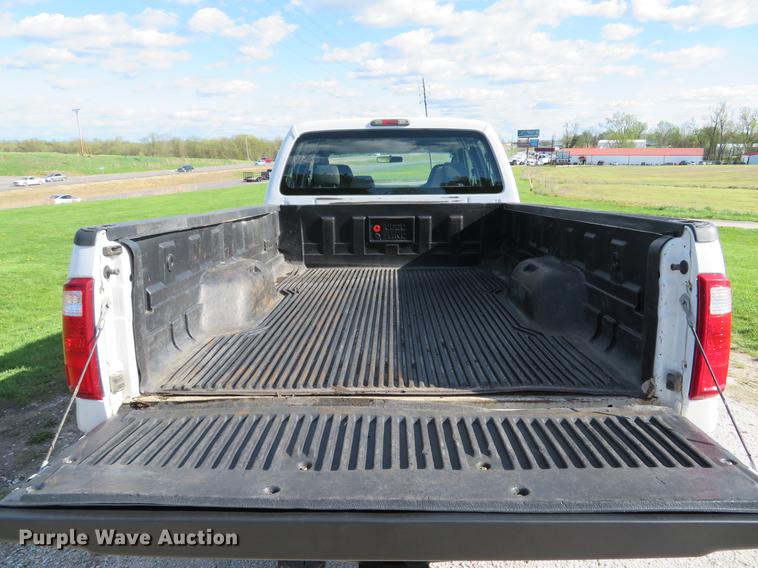 image for item DG3991 2010 Ford F350 Super Duty XL Crew Cab pickup truck