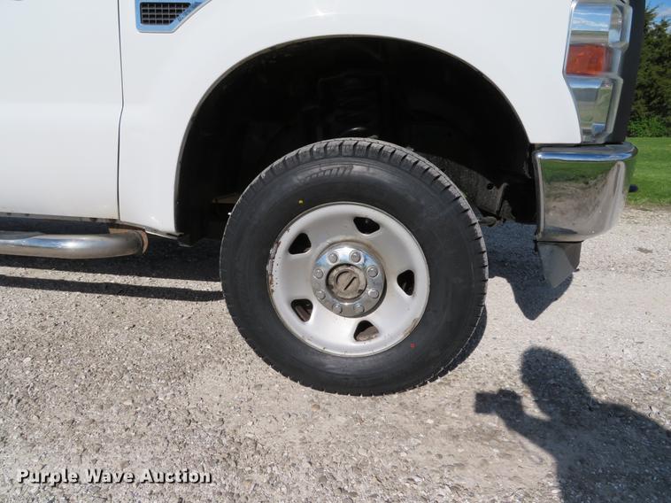 image for item DG3991 2010 Ford F350 Super Duty XL Crew Cab pickup truck