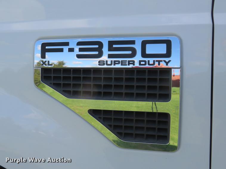 image for item DG3991 2010 Ford F350 Super Duty XL Crew Cab pickup truck