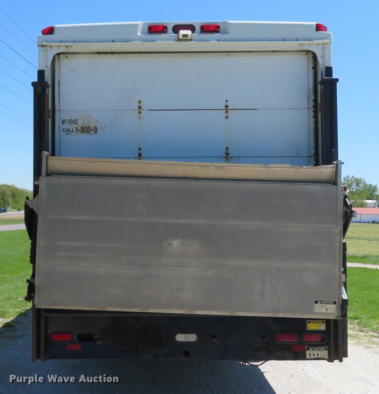 image for item DG3995 2003 Freightliner MT55 delivery truck