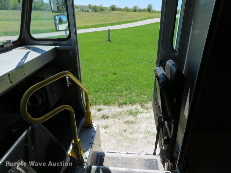 image for item DG3995 2003 Freightliner MT55 delivery truck