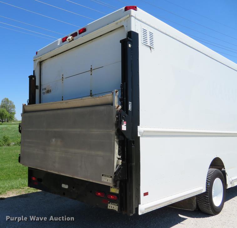 image for item DG3995 2003 Freightliner MT55 delivery truck