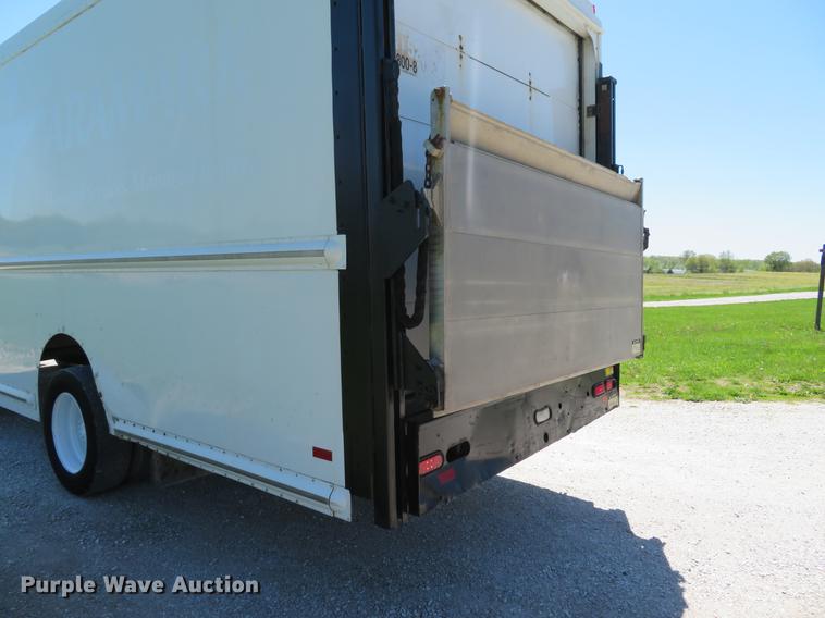 image for item DG3995 2003 Freightliner MT55 delivery truck