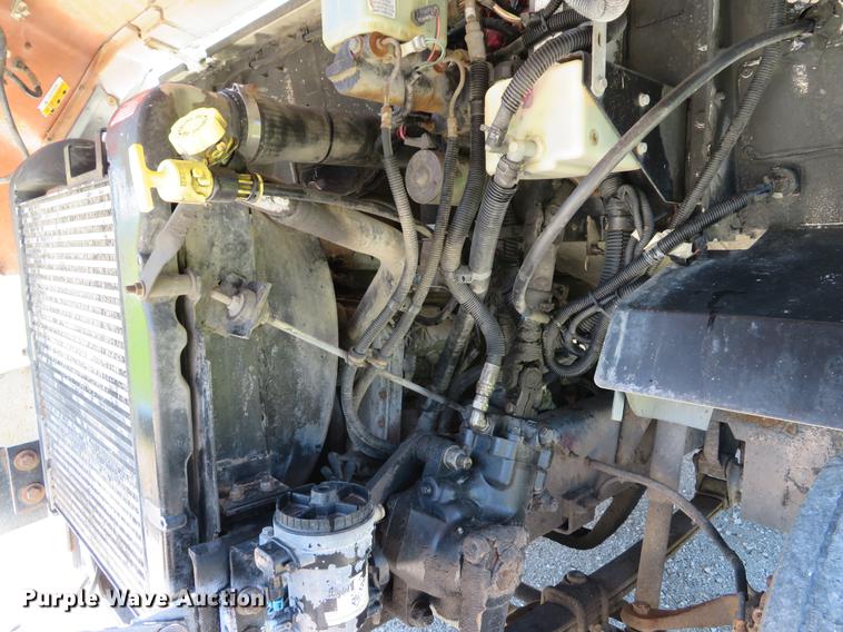 image for item DG3995 2003 Freightliner MT55 delivery truck