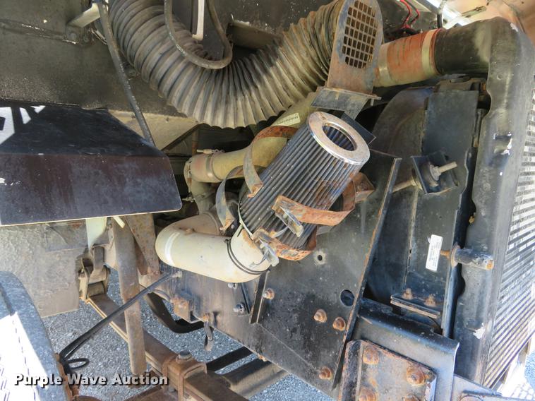 image for item DG3995 2003 Freightliner MT55 delivery truck