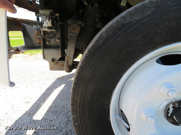 image for item DG3995 2003 Freightliner MT55 delivery truck