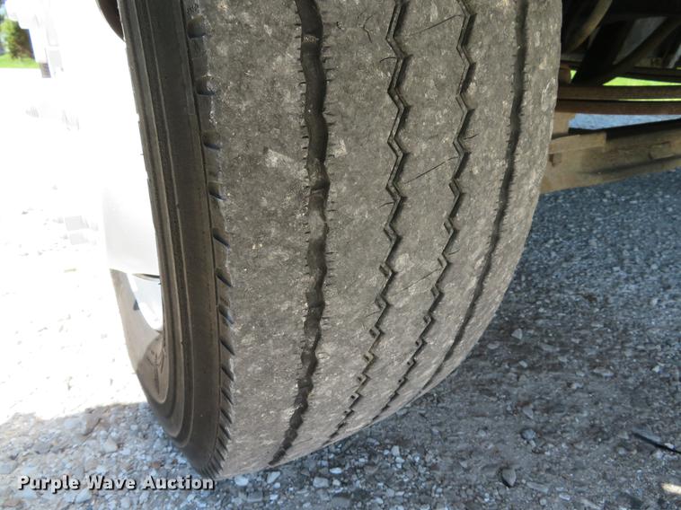 image for item DG3995 2003 Freightliner MT55 delivery truck