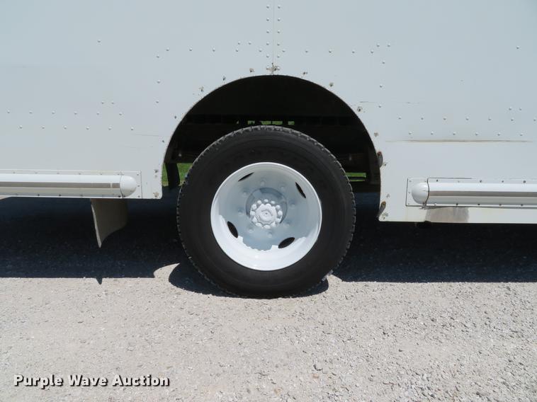 image for item DG3995 2003 Freightliner MT55 delivery truck