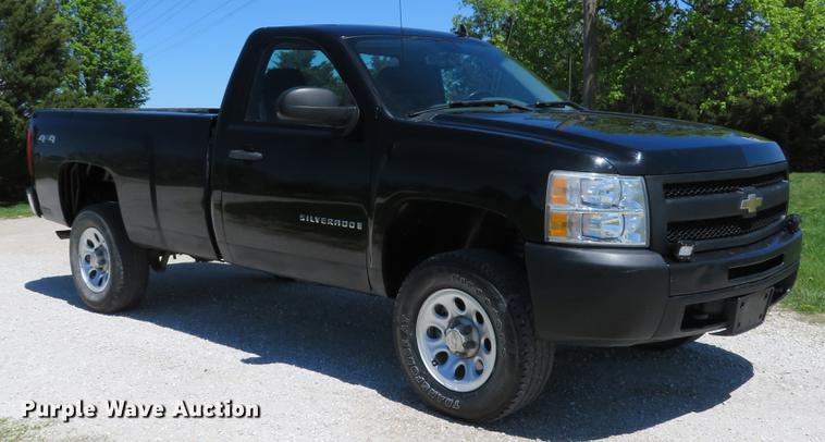 image for item DG3996 2009 Chevrolet Silverado 1500 pickup truck