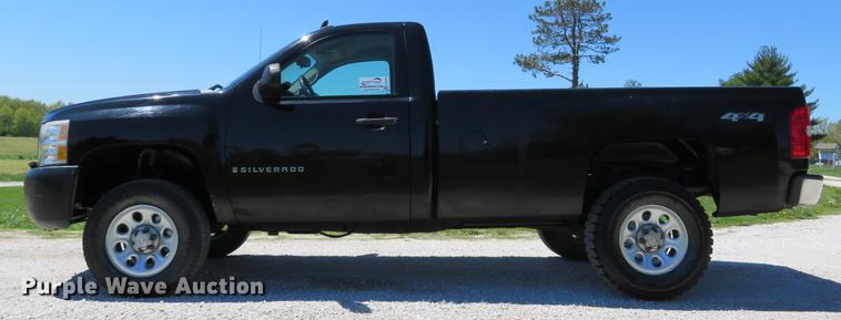 image for item DG3996 2009 Chevrolet Silverado 1500 pickup truck