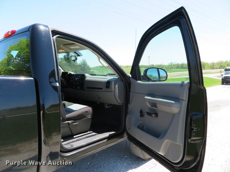 image for item DG3996 2009 Chevrolet Silverado 1500 pickup truck