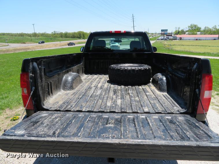 image for item DG3996 2009 Chevrolet Silverado 1500 pickup truck